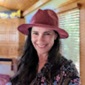 Meet your Posher, Briana